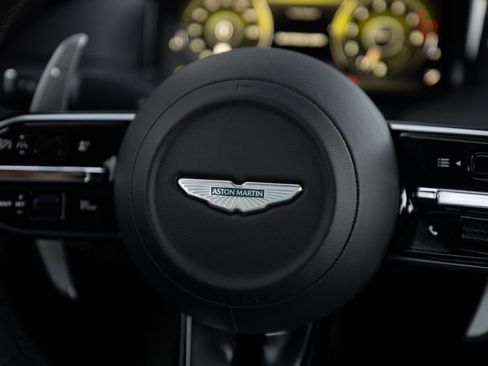 Used 2025 Aston Martin DB12 Coupe RWD image 31