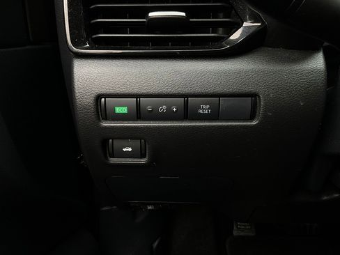 Used 2025 Nissan Sentra SV image 21