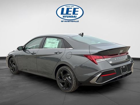 New 2026 Hyundai Elantra SEL Sport Premium FWD image 5