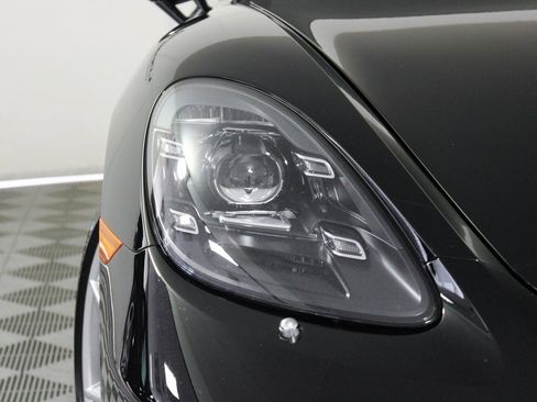 Used 2021 Porsche 718 Boxster image 11