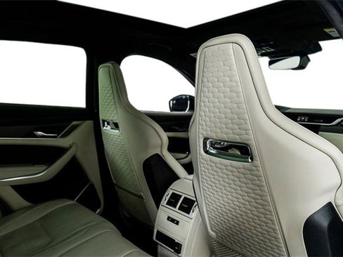 Used 2022 Jaguar F-PACE SVR image 59