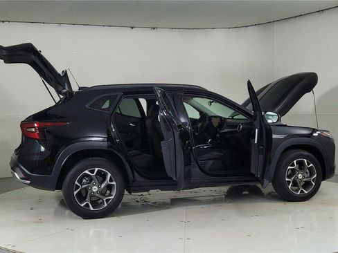 Used 2024 Chevrolet Trax LT image 12