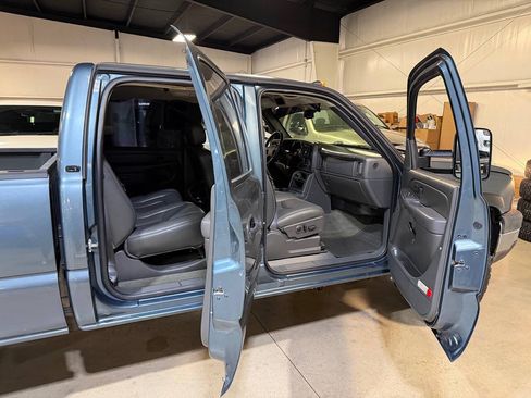 Used 2007 Chevrolet Silverado 3500 LT w/ Heavy-Duty Power Package AWD/4WD image 40