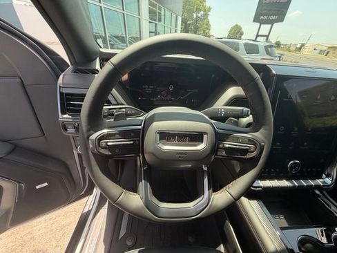 New 2026 GMC Yukon AT4 w/ AT4 Premium Package AWD/4WD image 10