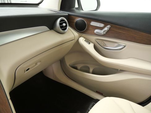 Certified 2022 Mercedes-Benz GLC 300 4MATIC w/ Premium Package Lite image 20