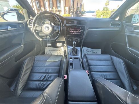 Used 2016 Volkswagen Golf 4-Door image 23