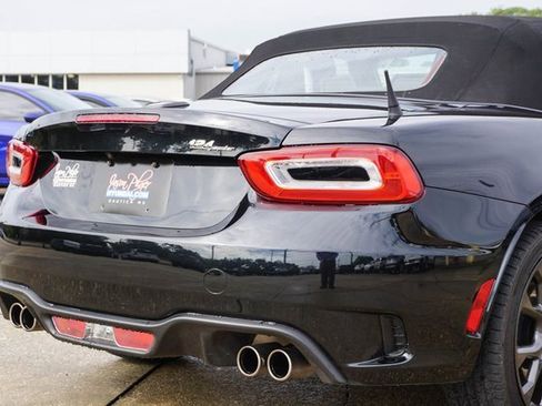 Used 2018 FIAT 124 Spider Abarth image 8