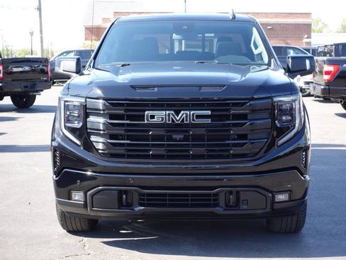 Used 2024 GMC Sierra 1500 Elevation w/ Elevation Premium Package AWD/4WD image 6