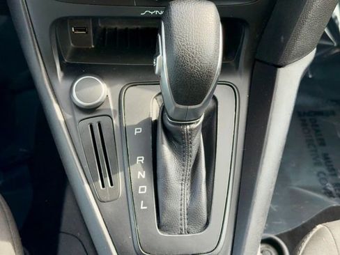 Used 2017 Ford Focus SE FWD image 21