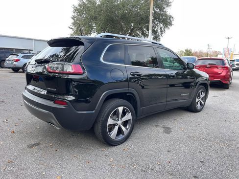 Used 2019 Jeep Cherokee Limited image 3