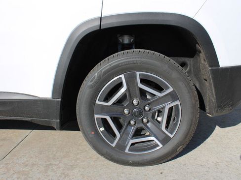 New 2026 Jeep Cherokee Limited image 10