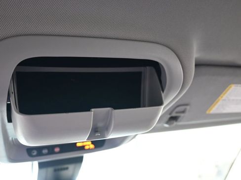 Used 2020 Chevrolet Equinox LT image 29