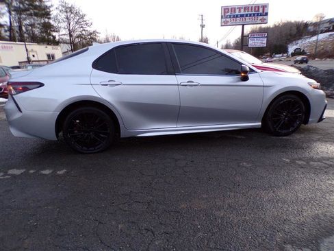 Used 2021 Toyota Camry SE w/ Convenience Package image 10