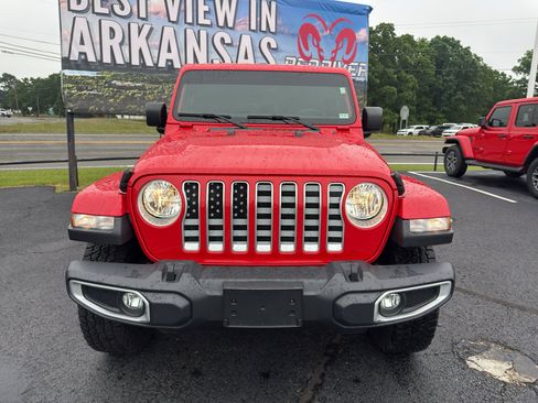 Used 2019 Jeep Wrangler Unlimited Sahara w/ Dual Top Group AWD/4WD image 2
