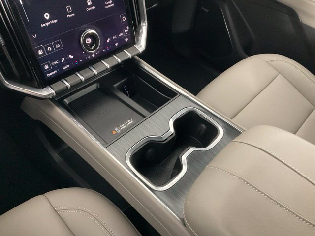 Used 2025 GMC Acadia Elevation w/ Elevation Premium Package FWD image 15