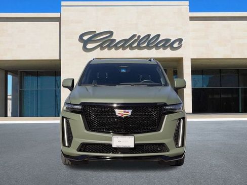 Certified 2024 Cadillac Escalade V w/ Heavy-Duty Trailer Package image 11