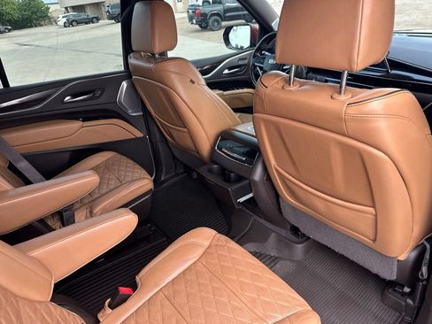 Certified 2022 Cadillac Escalade Sport w/ Touring Package AWD/4WD image 23