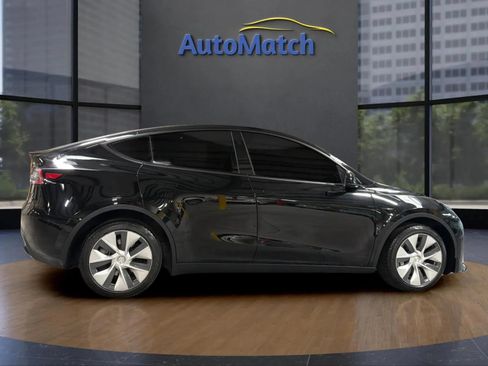 Used 2024 Tesla Model Y Long Range AWD/4WD image 11