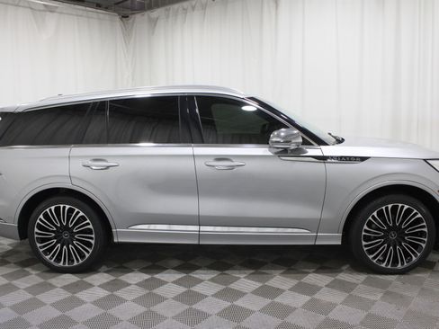 Used 2021 Lincoln Aviator Black Label w/ Class IV Trailer Tow Package image 32