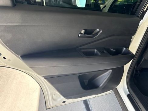 Used 2025 Nissan Pathfinder SV FWD image 14
