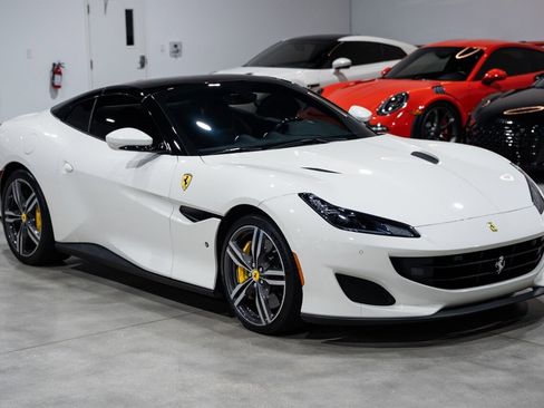 Used 2019 Ferrari Portofino image 14