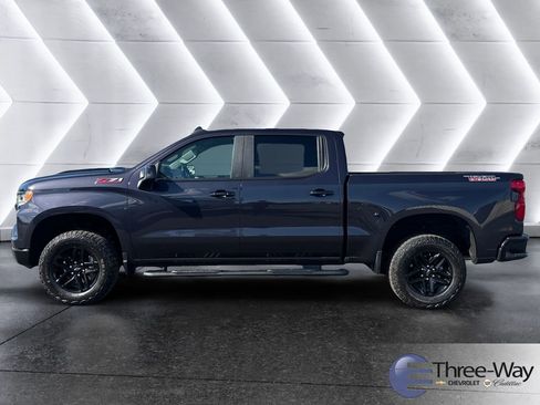 Used 2024 Chevrolet Silverado 1500 LT Trail Boss w/ Convenience Package II image 2