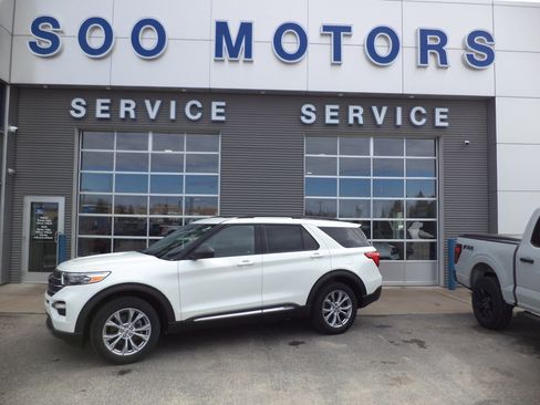 Used 2023 Ford Explorer XLT w/ Equipment Group 202A image 1