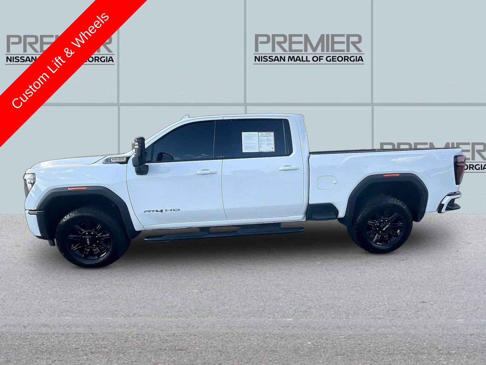 Used 2025 GMC Sierra 2500 AT4 AWD/4WD image 4