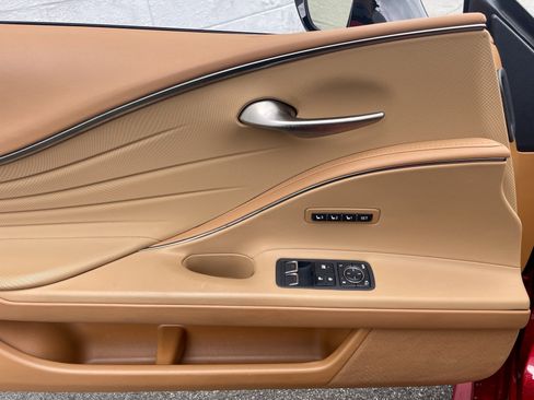 Used 2021 Lexus LC 500 Convertible w/ Cold Area Package image 12