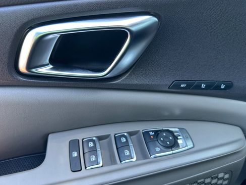 New 2026 Kia Carnival EX FWD image 11