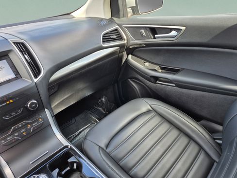 Used 2019 Ford Edge SEL w/ Equipment Group 201A FWD image 14
