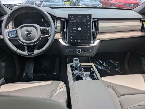 New 2026 Volvo XC90 T8 Plus w/ Protection Package Premier AWD/4WD image 18