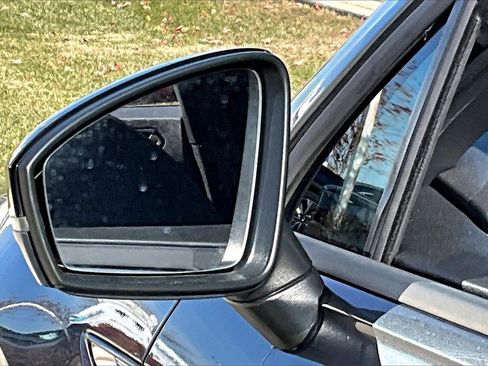 Used 2022 Volkswagen Tiguan SE R-Line image 13