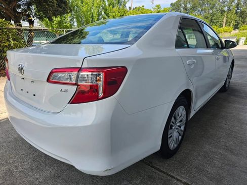 Used 2014 Toyota Camry LE image 5