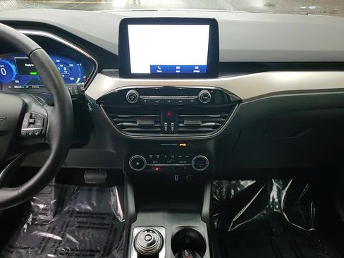 Used 2020 Ford Escape SE Sport image 17