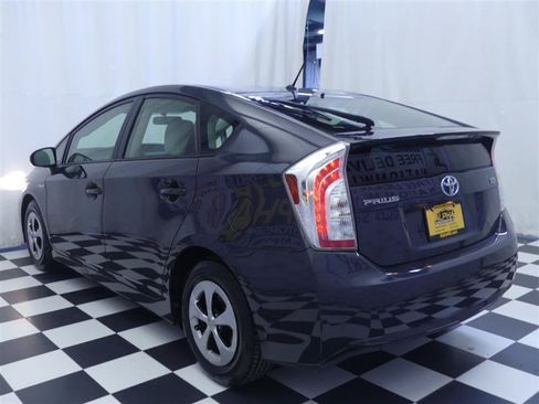 Used 2012 Toyota Prius Two FWD image 4
