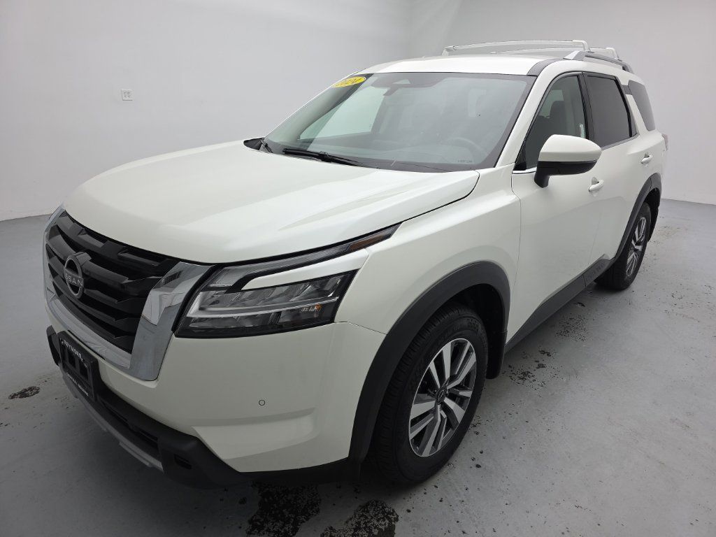 Used 2024 Nissan Pathfinder SL w/ Lighting Package (N92) AWD/4WD image 4