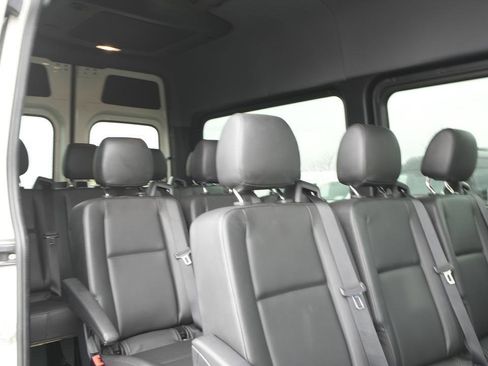 Used 2024 Mercedes-Benz Sprinter 2500 image 9