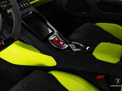 Used 2024 Lamborghini Huracan Sterrato AWD/4WD image 38