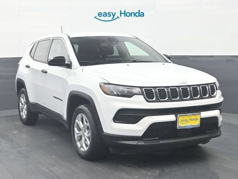 Used 2024 Jeep Compass Sport AWD/4WD image 2