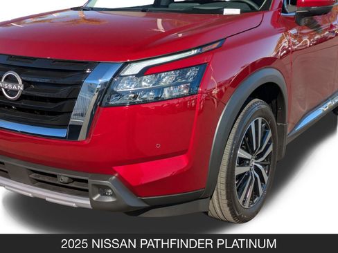 New 2025 Nissan Pathfinder Platinum image 10