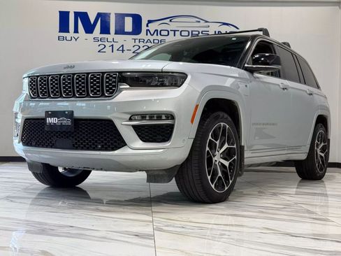 Used 2022 Jeep Grand Cherokee Summit image 2