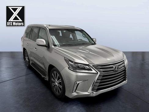 Used 2019 Lexus LX 570 4WD w/ Luxury Package image 9