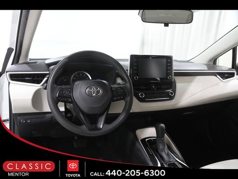 Used 2020 Toyota Corolla LE FWD image 6