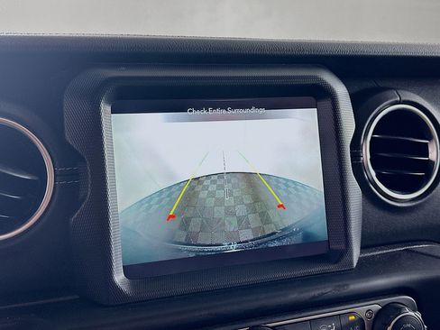 Used 2021 Jeep Wrangler Sahara w/ Cold Weather Group image 22