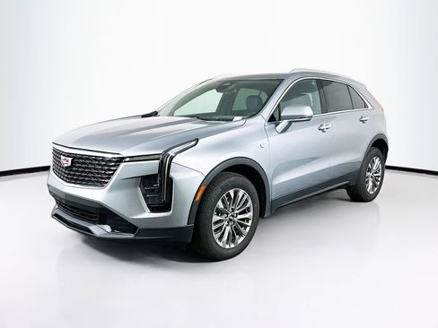 Used 2024 Cadillac XT4 Premium Luxury image 3