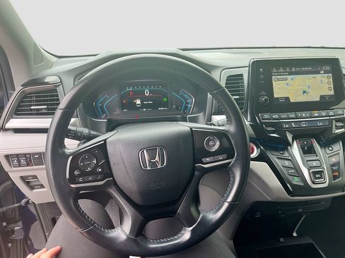 Used 2022 Honda Odyssey Touring image 11
