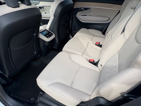 New 2026 Volvo XC90 B6 Plus w/ Protection Package Premier image 22
