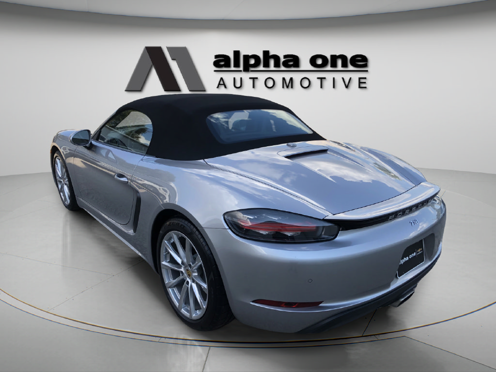 Used 2021 Porsche 718 Boxster RWD image 8