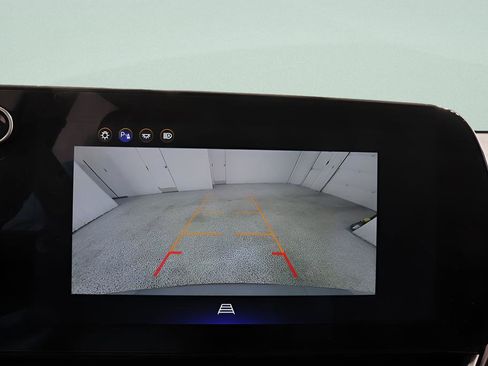 Used 2025 Chevrolet Equinox LT image 14